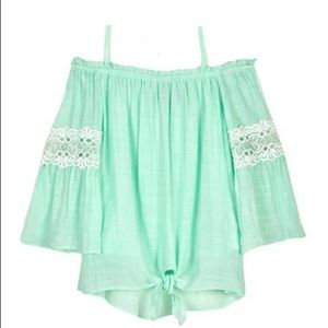 Amy Byer size 16 cold-shoulder blouse in “honeydew”